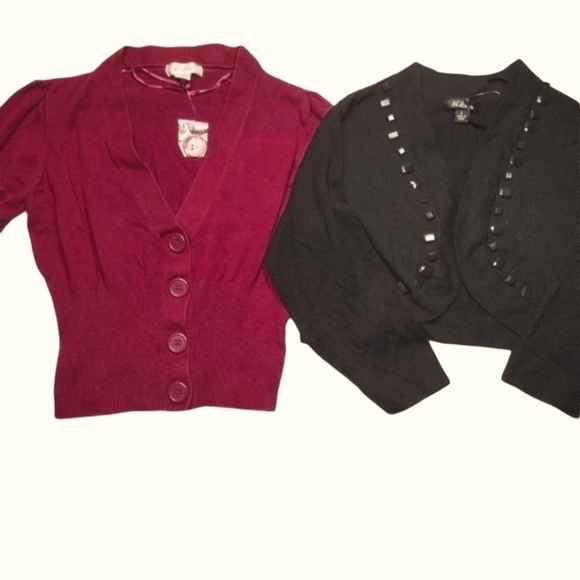 Dress Barn Tops - Bundle juniors cropped sweaters size 🔥5$ If You Get Bundle🔥